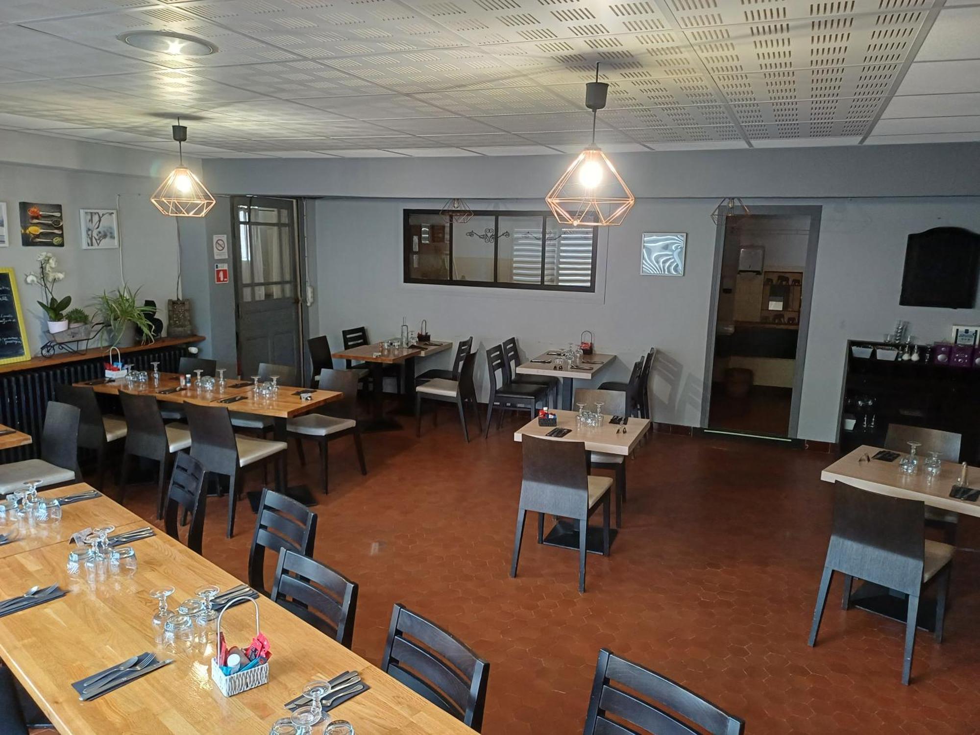 Auberge Des Platanes Villevocance 外观 照片