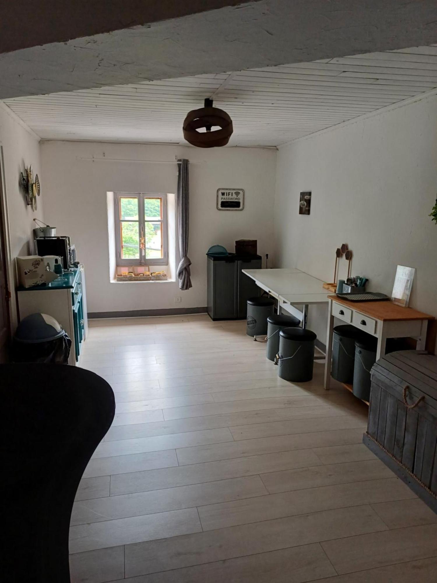 Auberge Des Platanes Villevocance 外观 照片