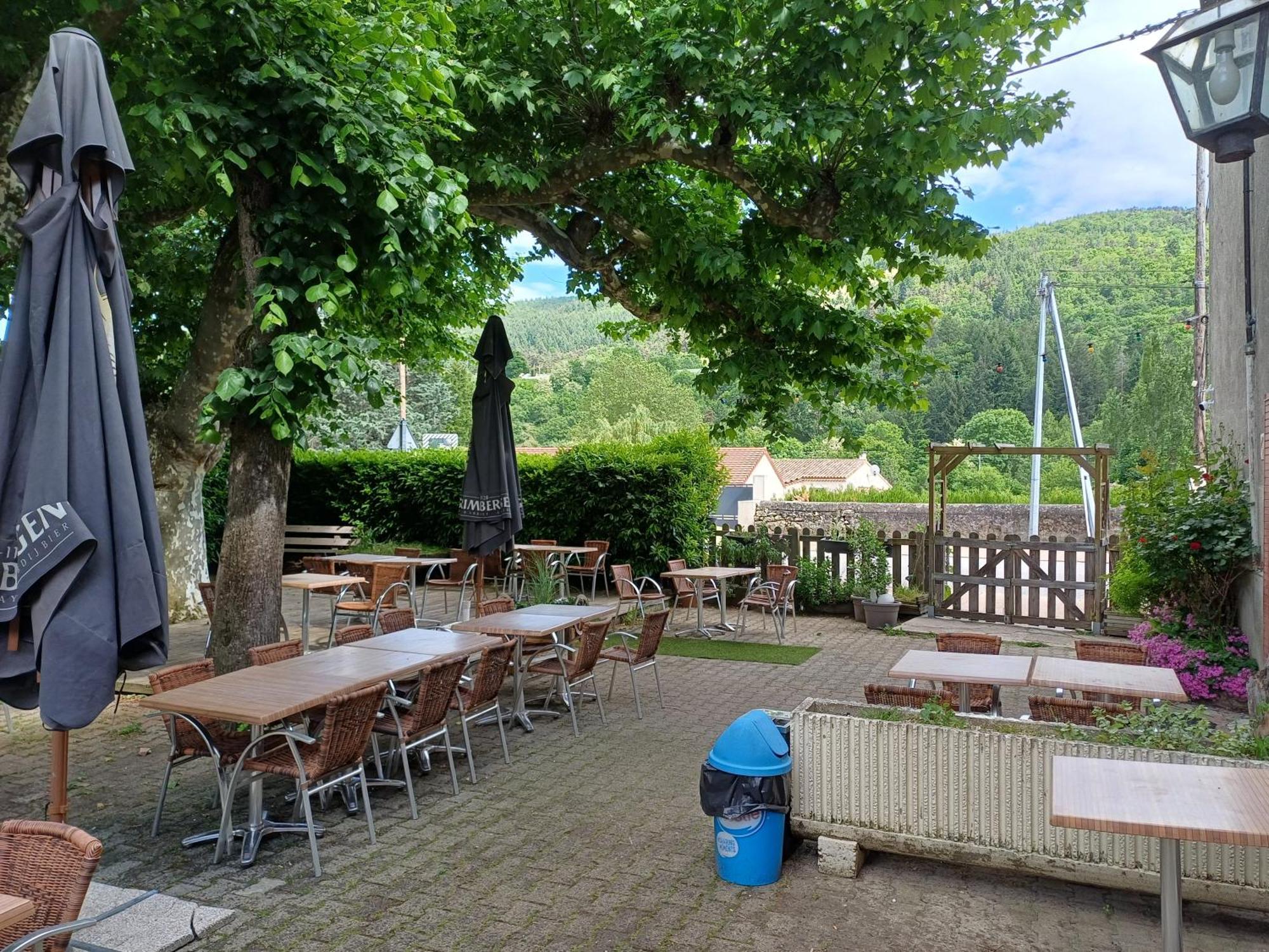 Auberge Des Platanes Villevocance 外观 照片